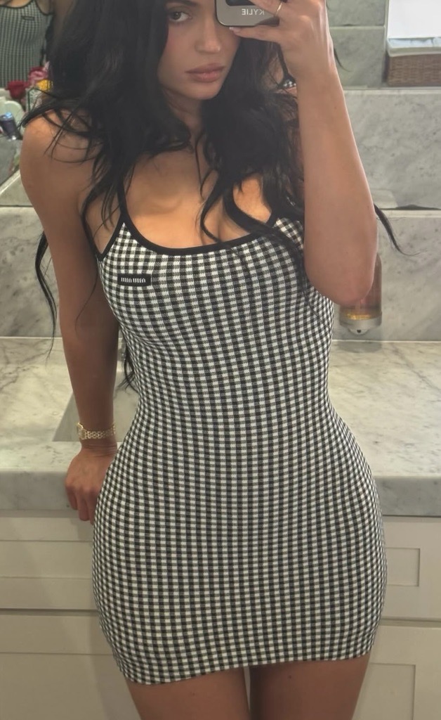 black Bodycon dress