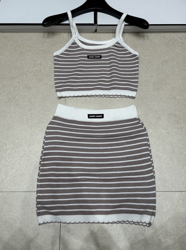 brown & white knitted co-ord