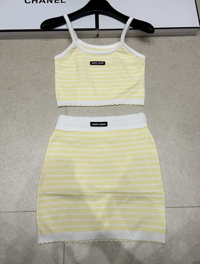 lemon & white knitted co-odd