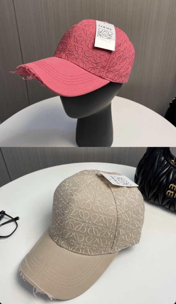 beige & pink cap