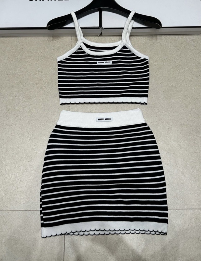 black & white knitted co-ord