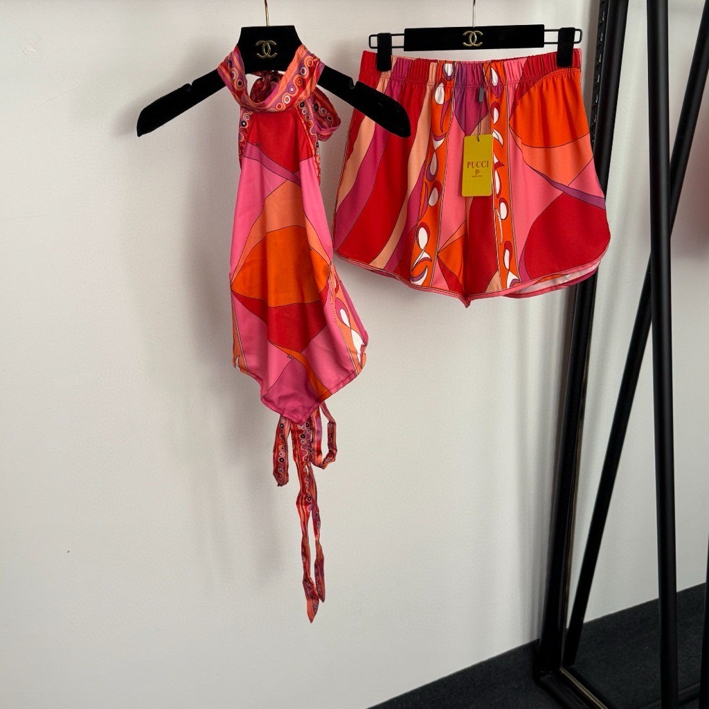 red shorts co-ord