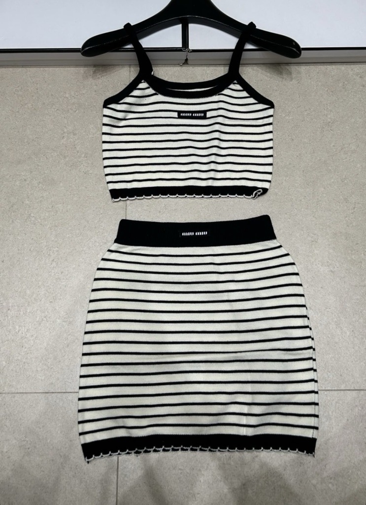 white & black knitted co-ord